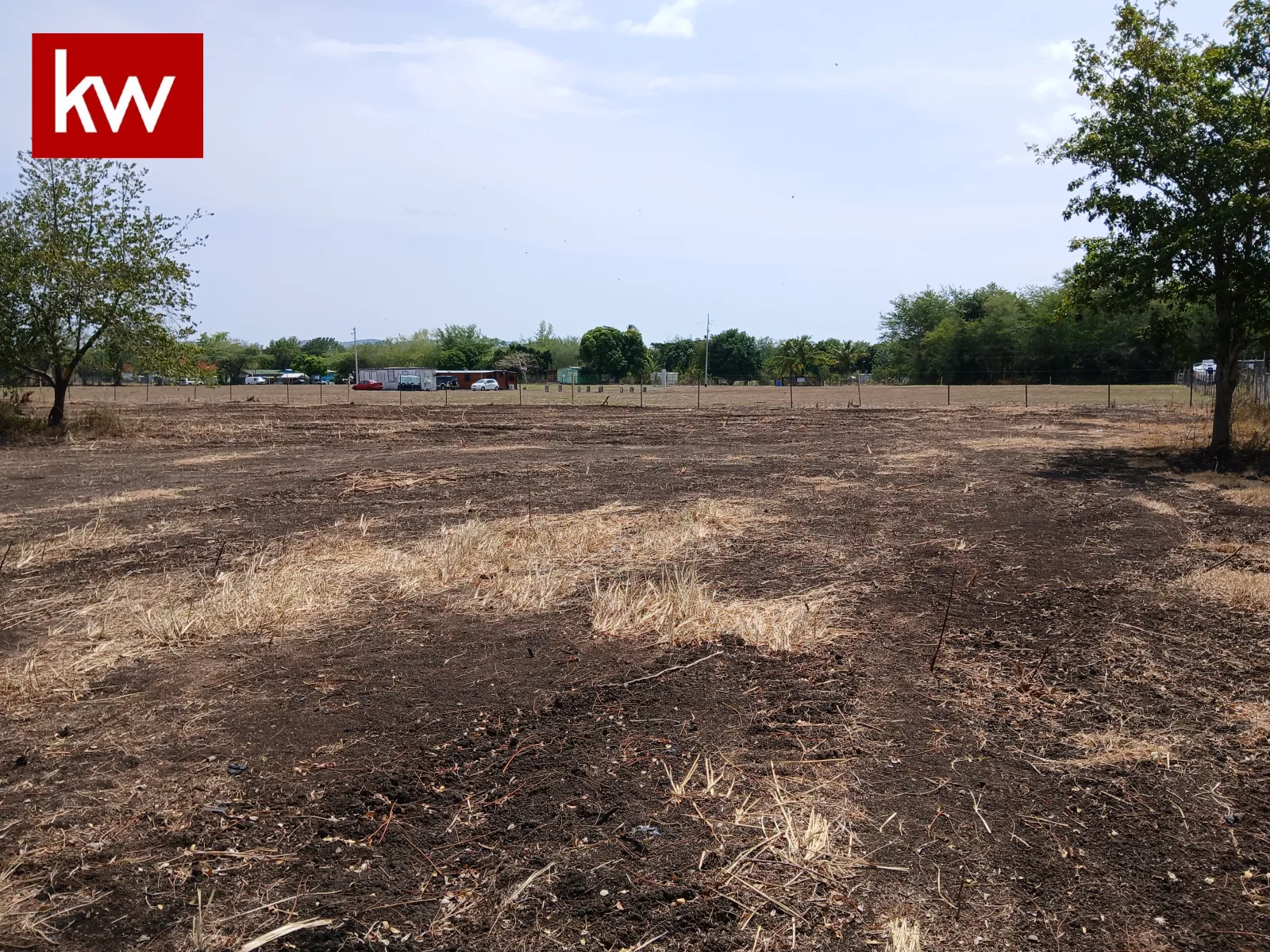 Bo. Sabana Yeguas, Terreno en Lajas