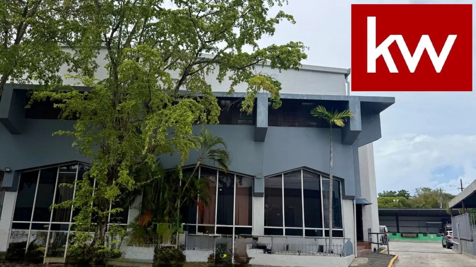 Urb. Country Club - Carolina