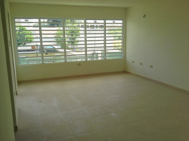 Jardines De Country Club venta en Carolina, PR