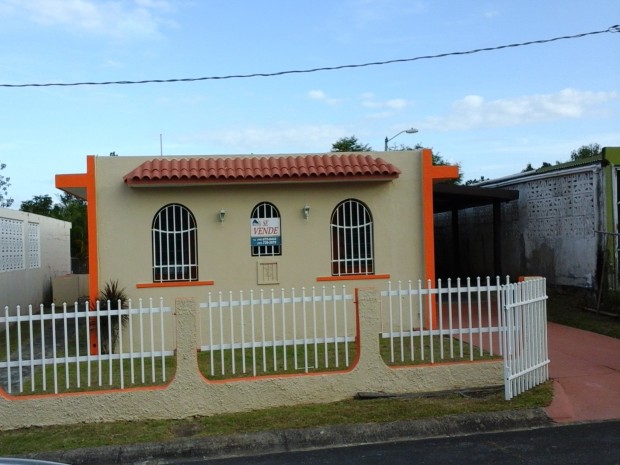 Cerca De Avenidas Principales venta en Caguas, PR