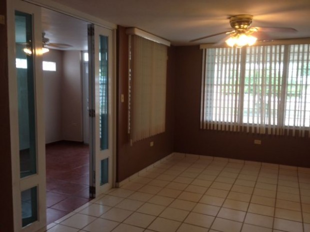 Urb. Villa De Laurel I venta en Ponce, PR