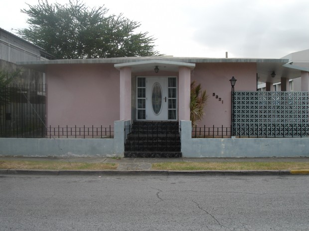 Urb Santa María C/ferrocarril venta en Ponce, PR