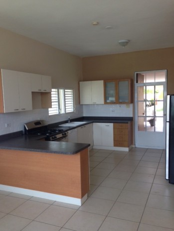Urb. Paraiso De Coamo alquiler en Coamo, PR