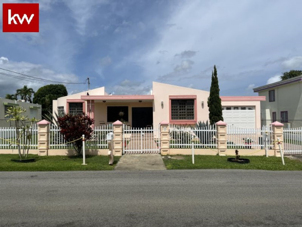 Casa Urb. Jardines Del Green