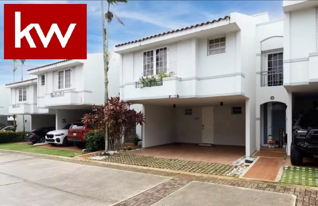Casa Urb. Villas De Paseo Sol