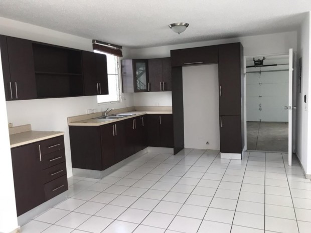 Urb. Camino Del Mar venta en Toa Baja, PR
