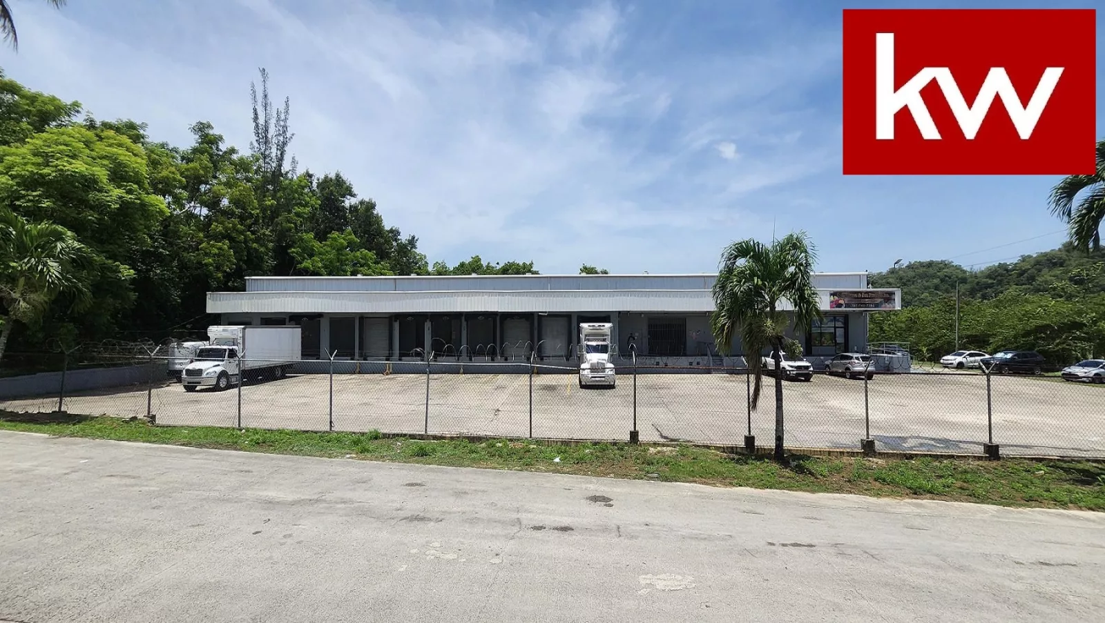 Bo. Candelaria, Commercial en Toa Baja