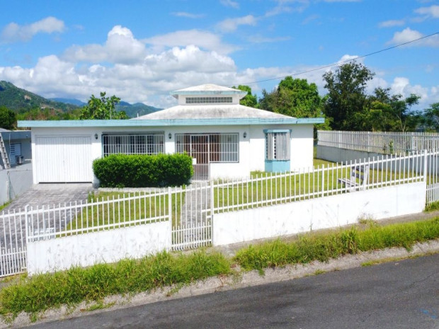 Casa En Urb. Alturas De Celada
