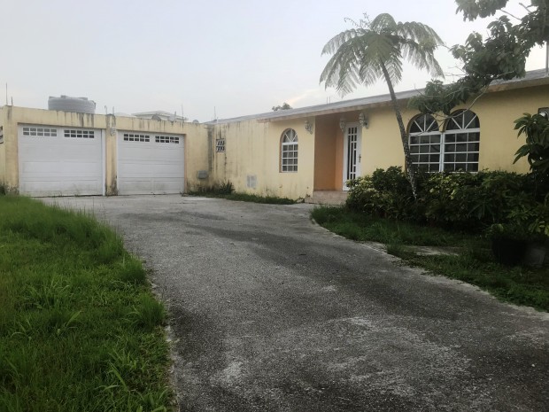 Bo Valenciano Abajo venta en Juncos, PR
