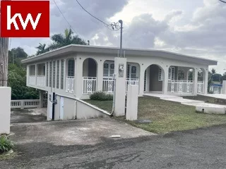 Urb. Alturas de Lirios, Casa en Juncos