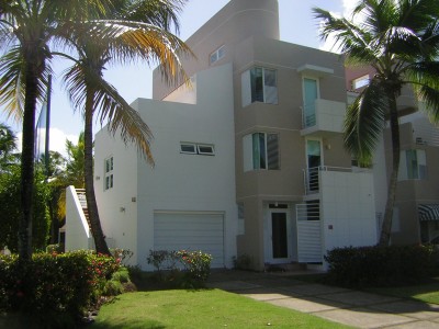 Villas De Golf venta en Dorado, PR