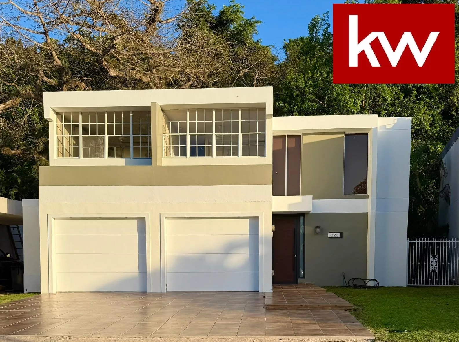 Urb. Los Montes, Casa en Dorado