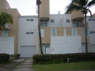 Villas De Golf Este venta en Dorado, PR