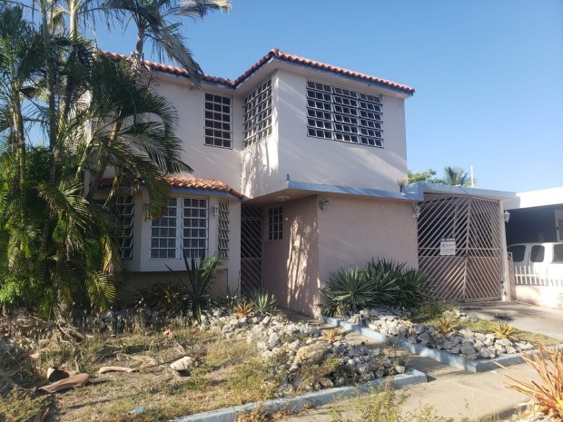 Urb Villa Del Carmen