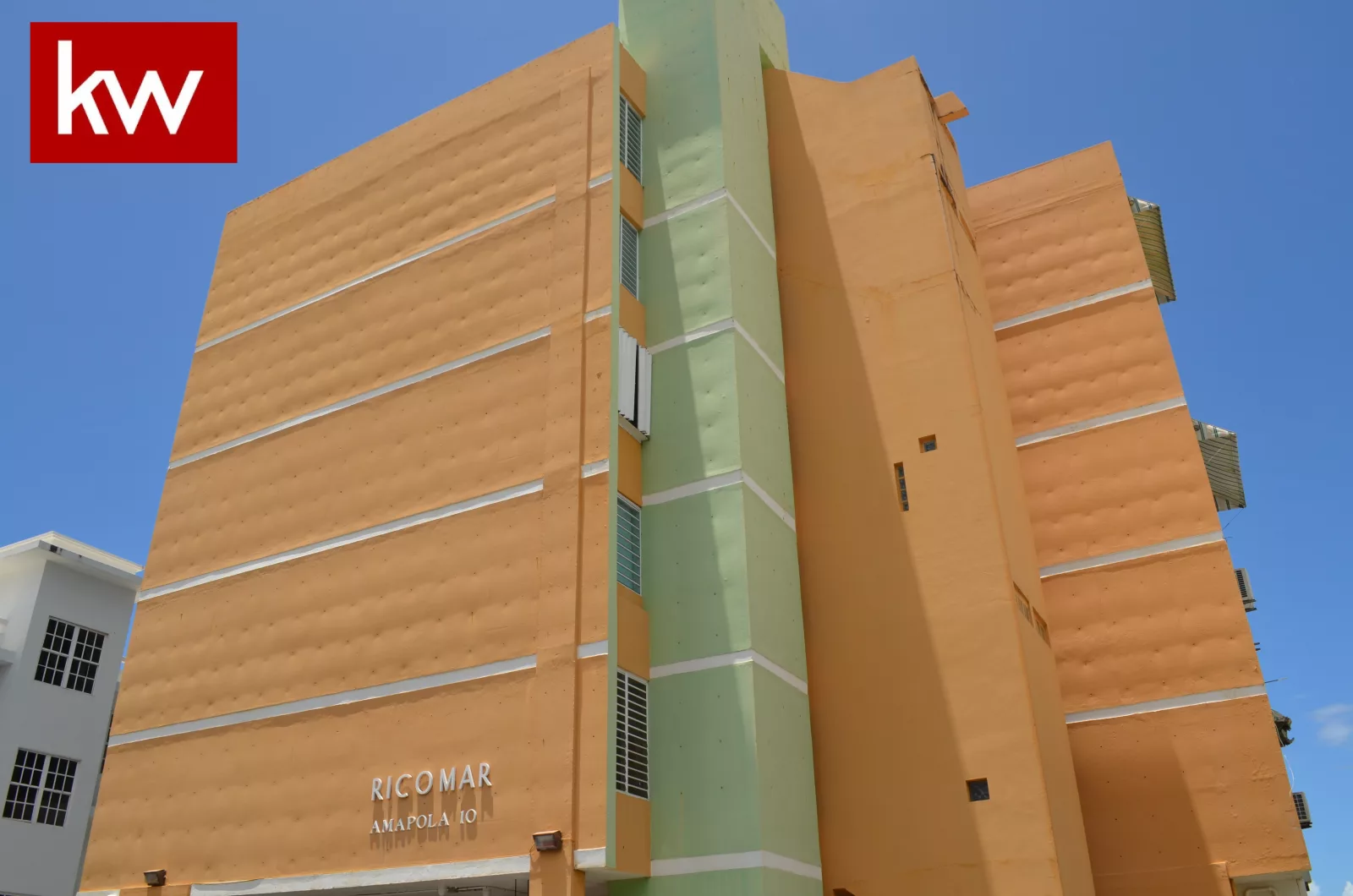 Cond. Ricomar, Apartamento en Carolina