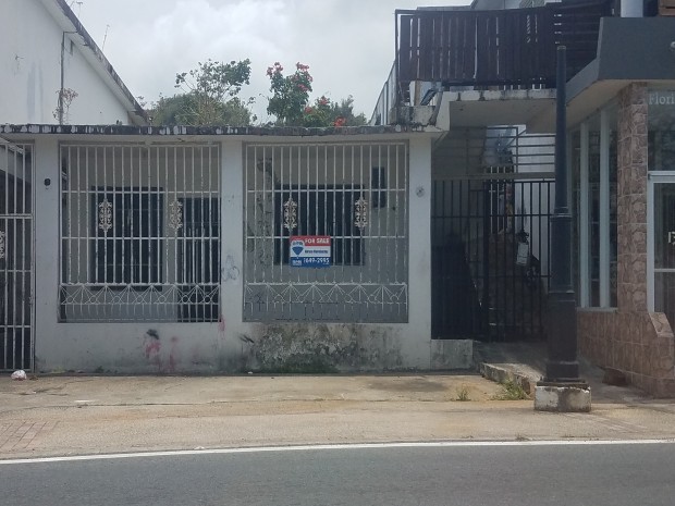 Bo. Algarrobo, Calle Betances venta en Vega Baja, PR