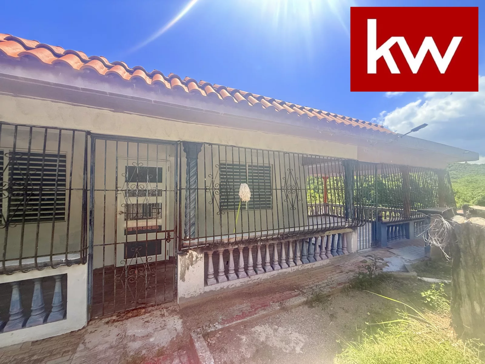 Casa En Bo. Rayo Guaras