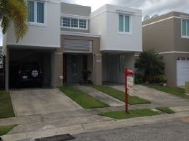 Urb. Villa De Laurel I venta en Ponce, PR