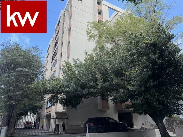 Cond. Kings Court 80, Apartamento en San Juan