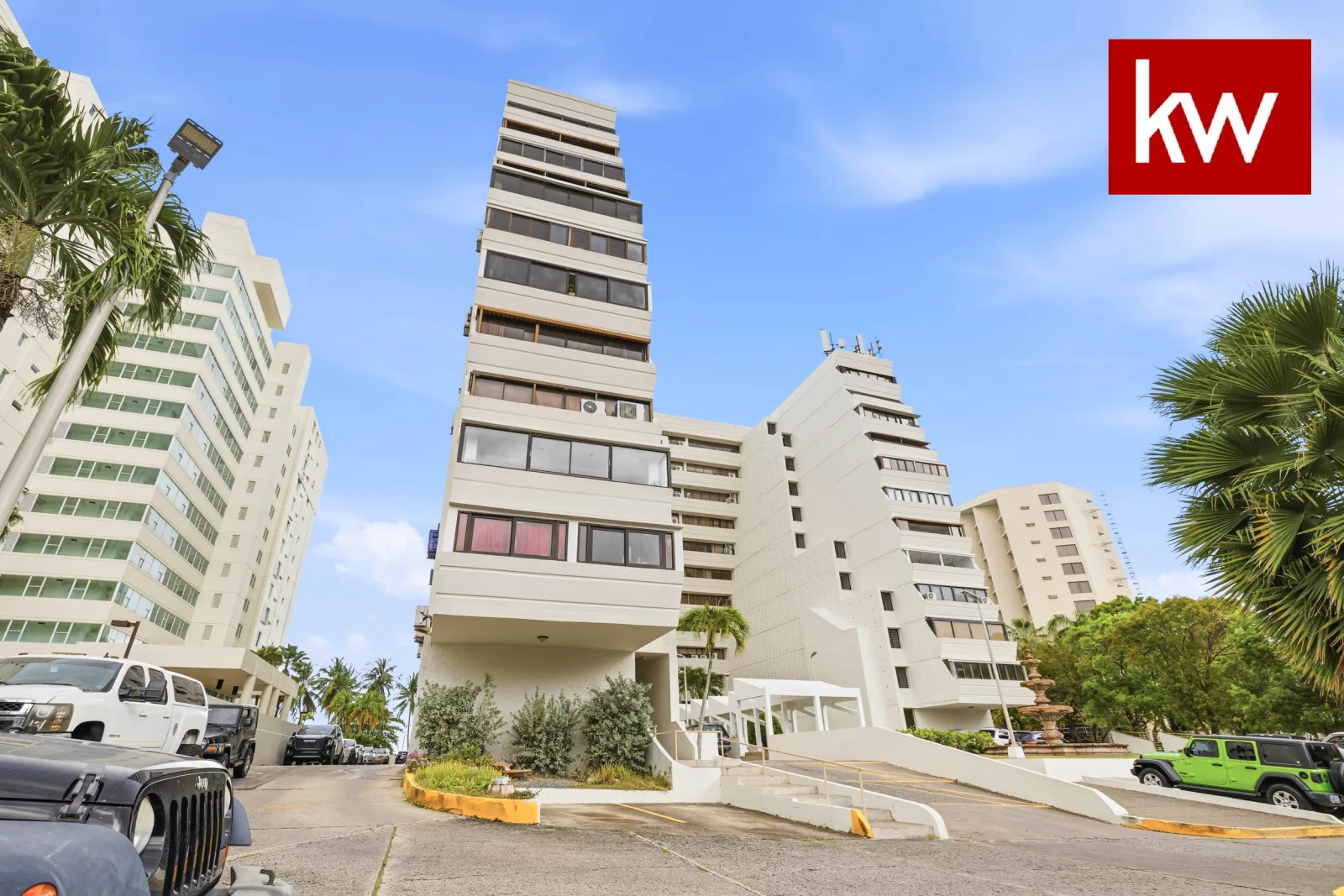 Cond. Mar De Isla Verde, Apartamento En Carolina