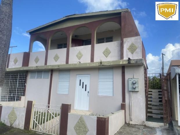 Urb. Country Club, Casa En S J