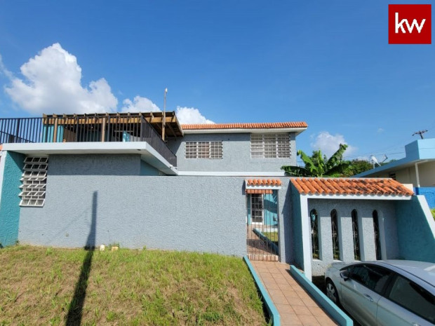 Urb. San Gerardo, Casa En S J