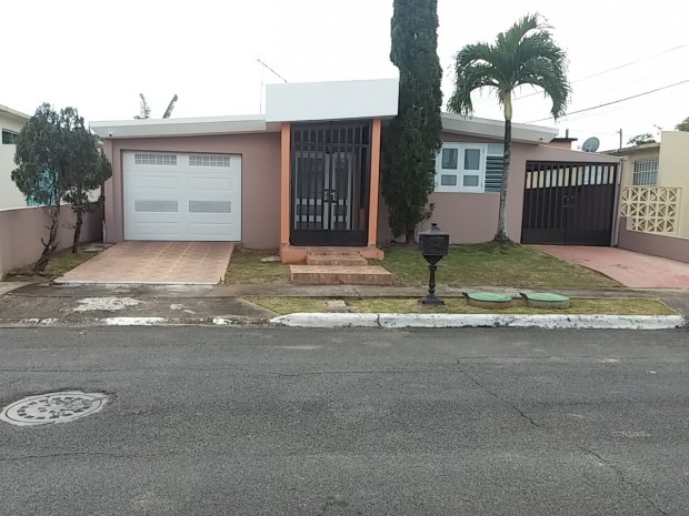 Santa Juanita venta en Bayamon, PR