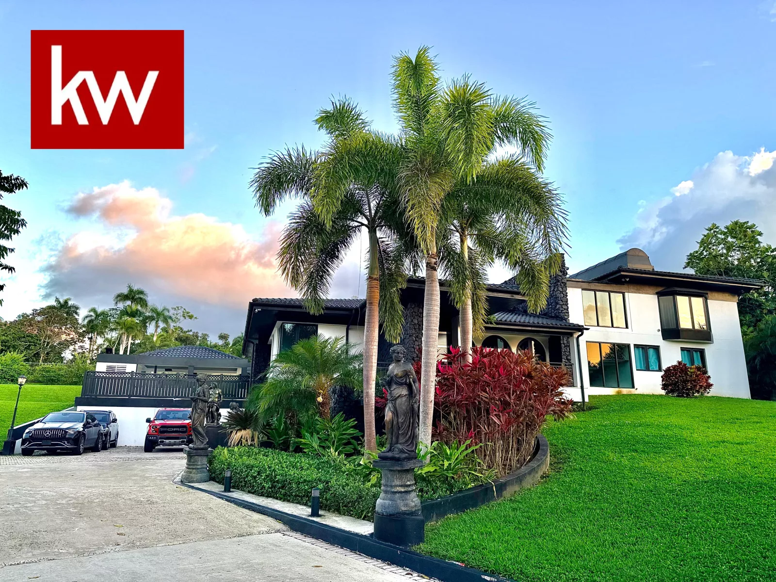 Urb. Lomas del Sol, Casa en Guaynabo