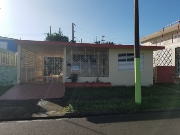 Los Maestros venta en Gurabo, PR