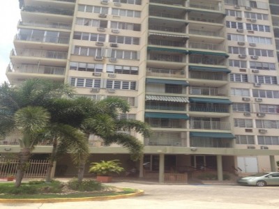 Condominio Iberia I venta en Guaynabo, PR