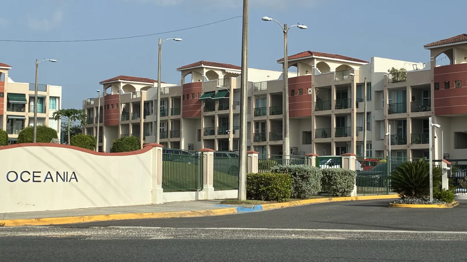 ARECIBO COND OCEANIA APARTMENTS