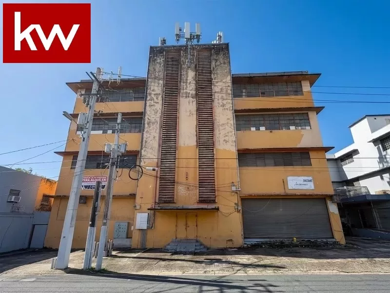 Almacen En Calle Blanca Rexach