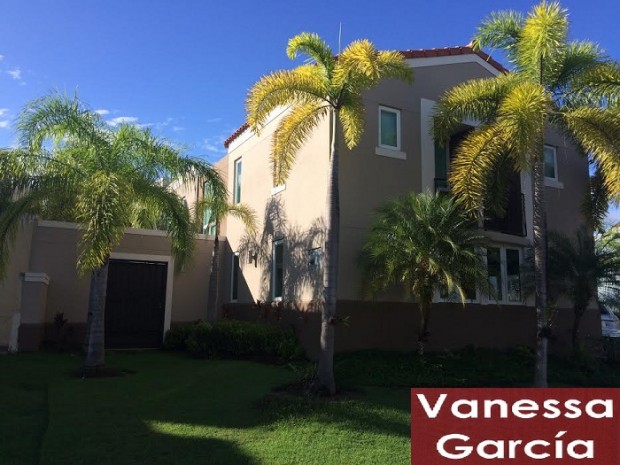 Hacienda San Jose, Cautiva venta en Caguas, PR
