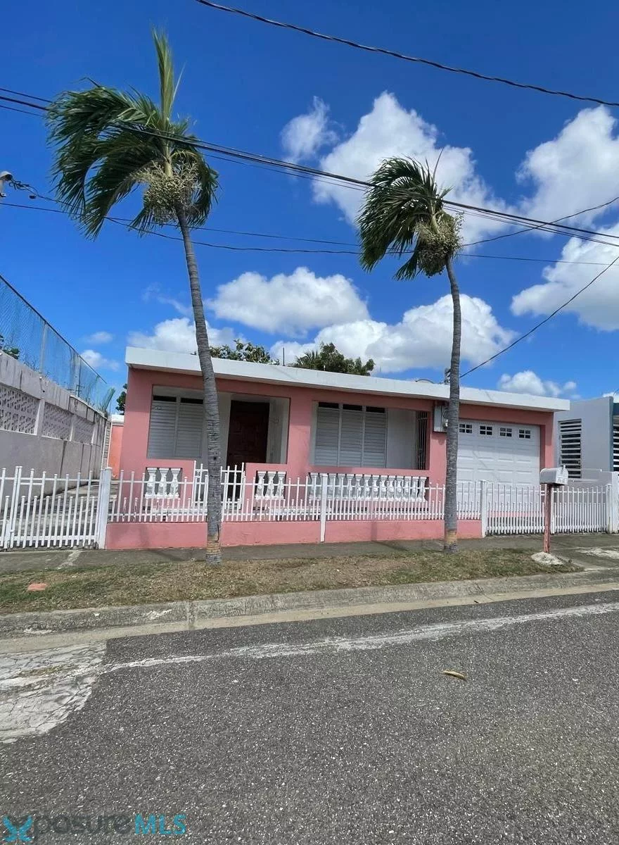Urb. Valles De Guayama