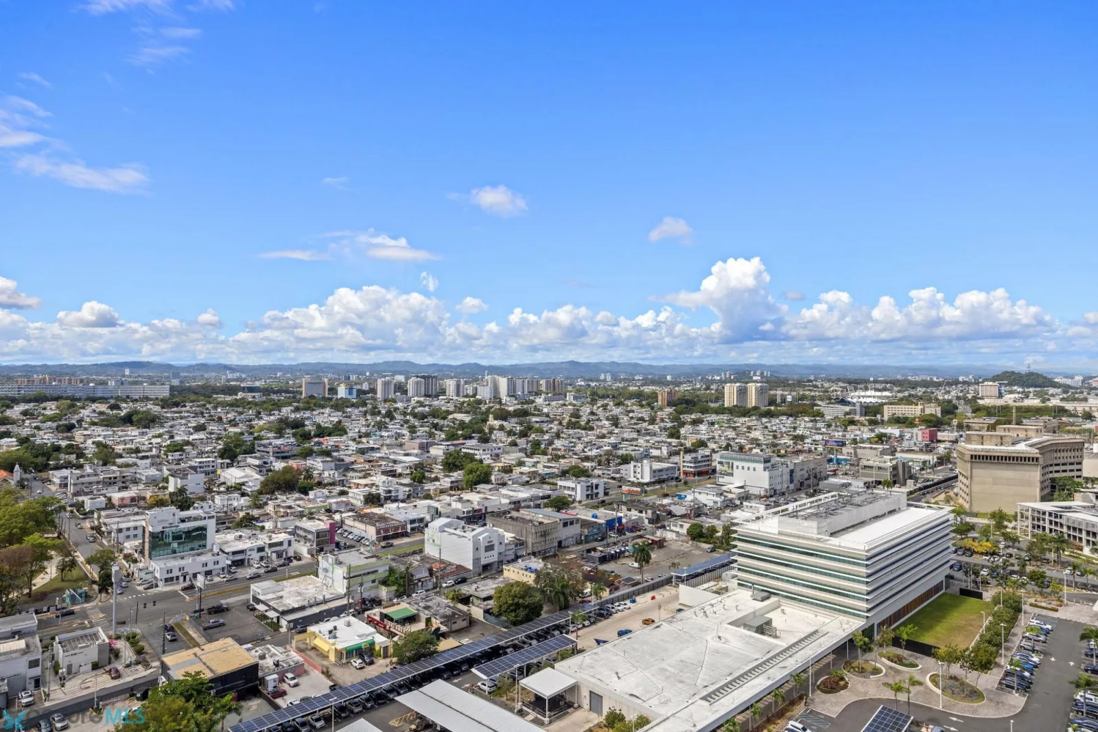Condo Quantum Metro Center