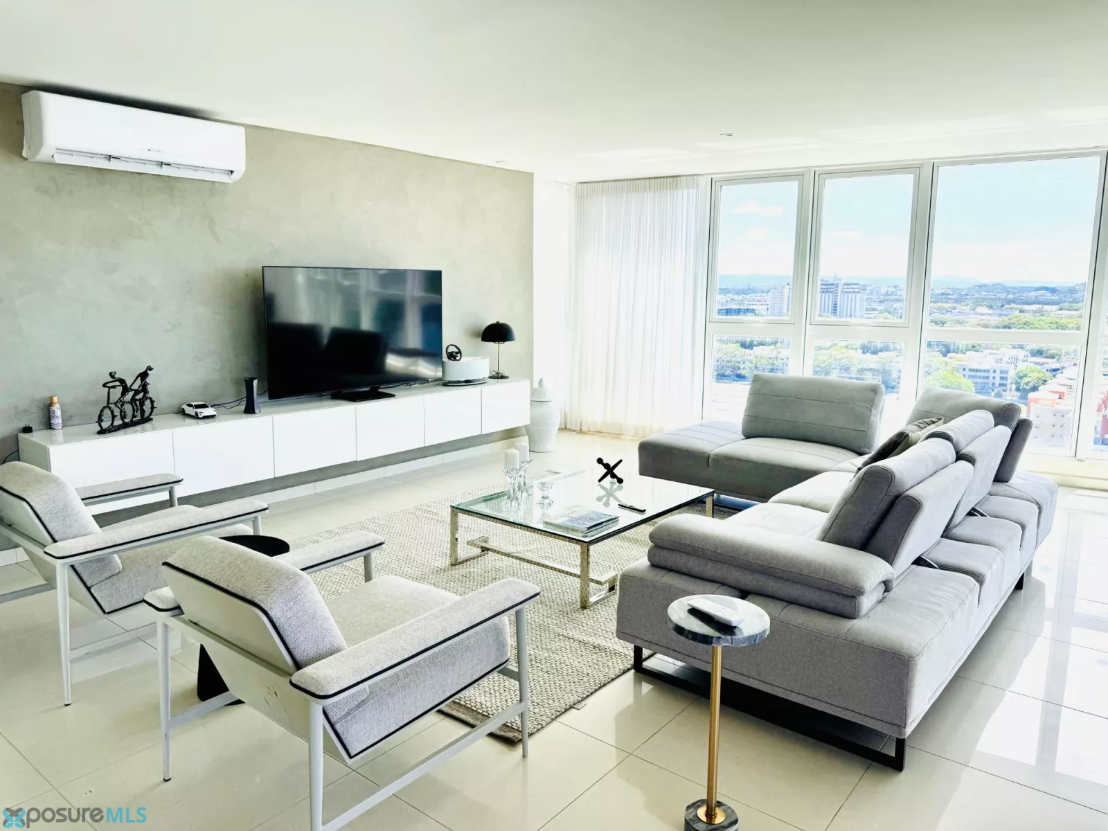 Condo Aquablue