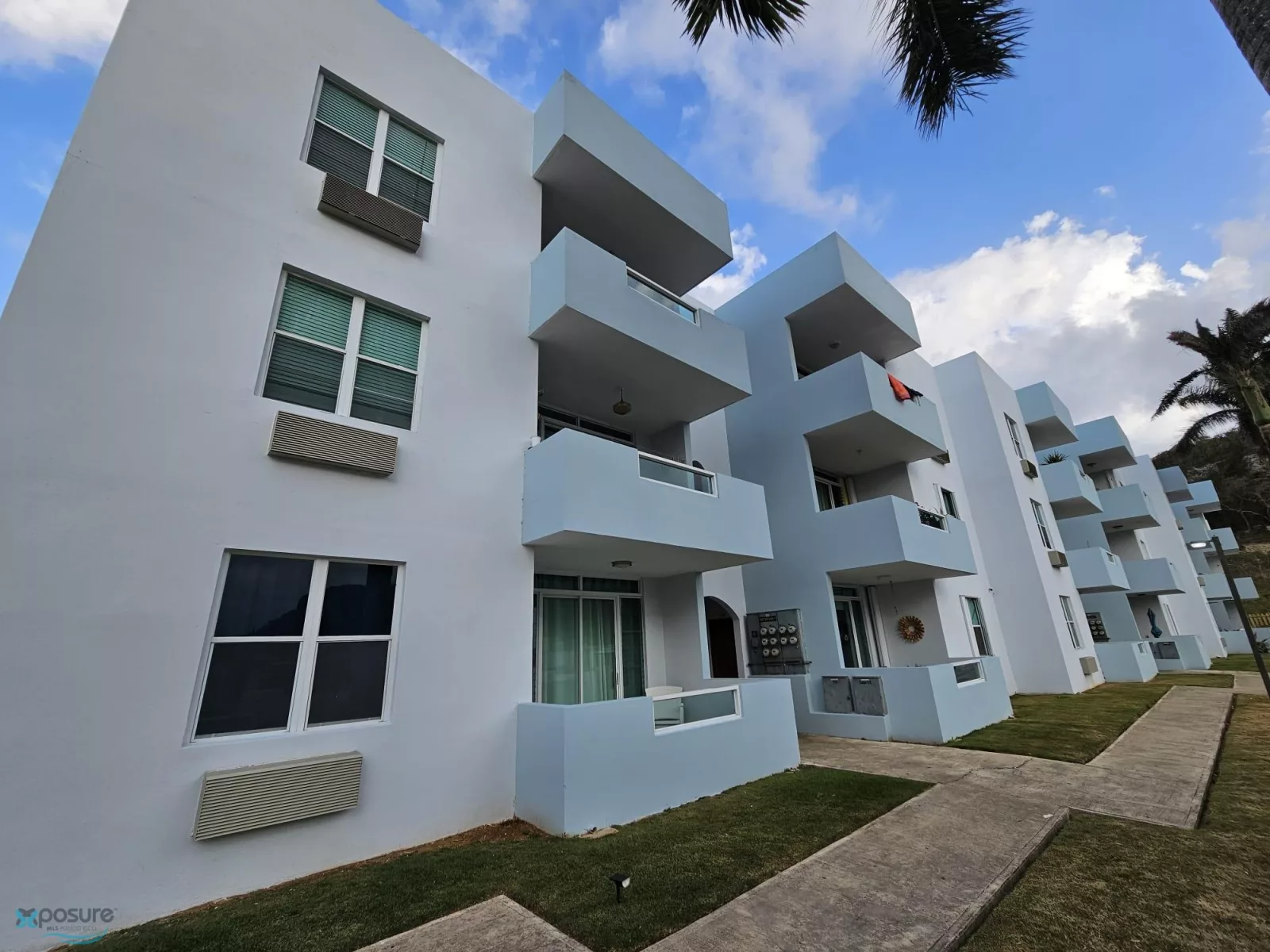 Condo Seaside Court Apartments