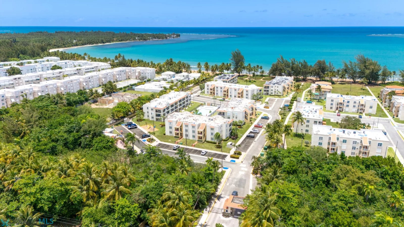 Condo Continental Beach Resort