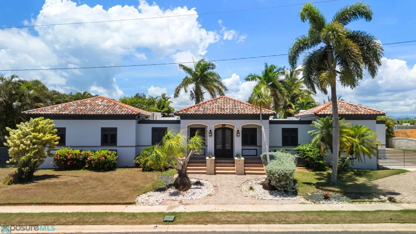 Urb. Hacienda El Molino