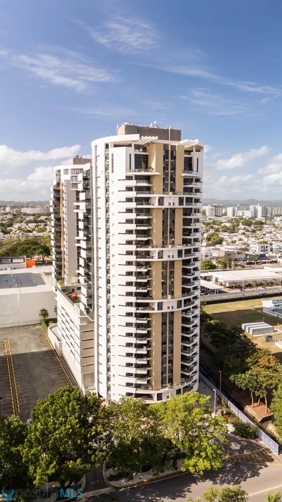 Condo Quantum Metro Center