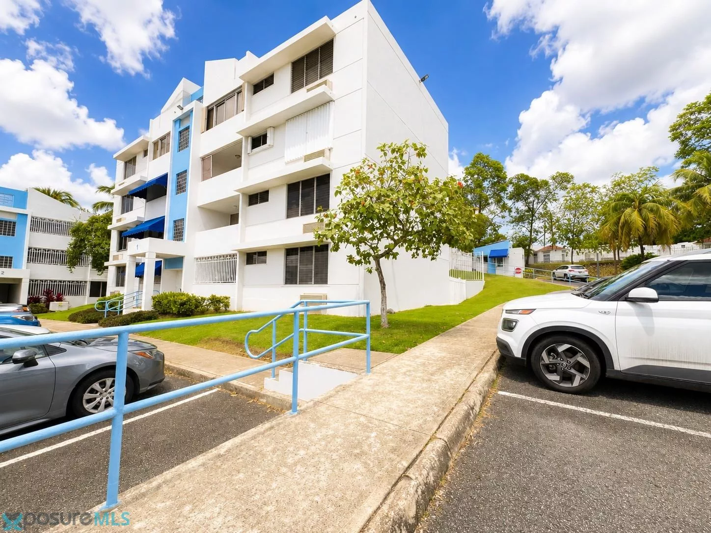 Condo Porticos De Guaynabo