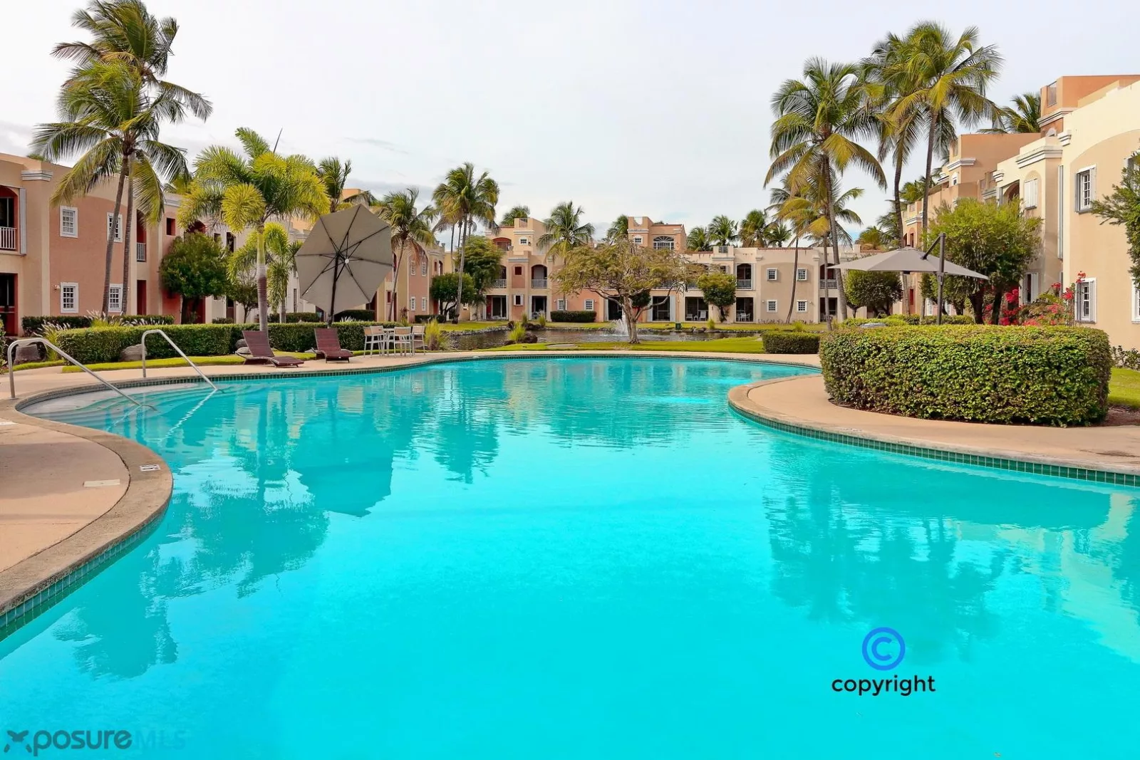 Condo Fairway Courts