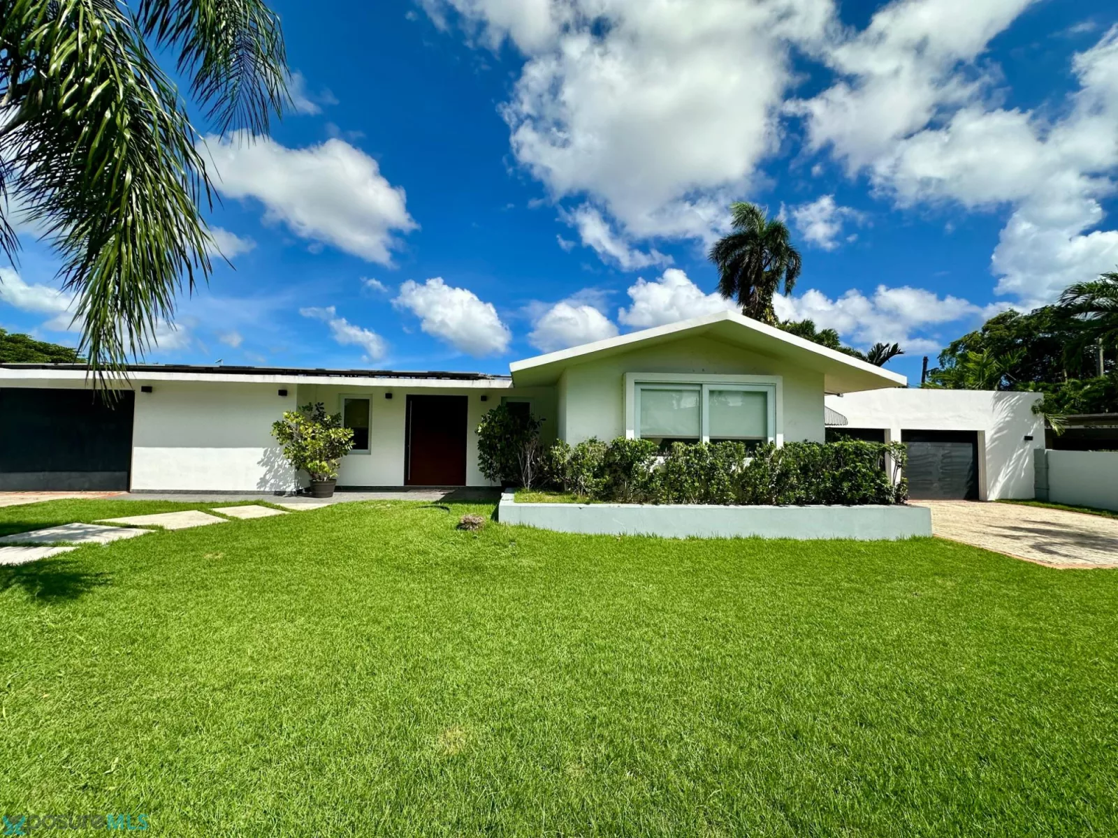 Urb. Garden Hills