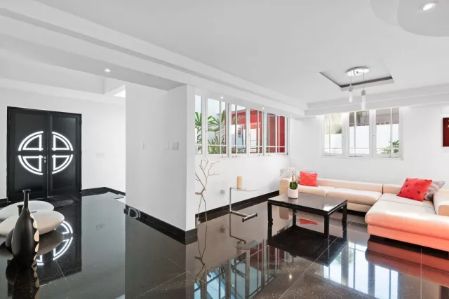 Urb. Laderas De San Juan, Casa en Rio Piedras venta en San Juan, PR