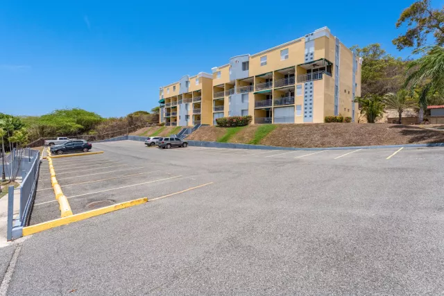 Cond. El Palmar, Apartamento En Lajas venta en Lajas, PR