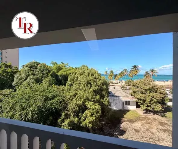 Condominio Los Corales venta en Isla Verde, PR
