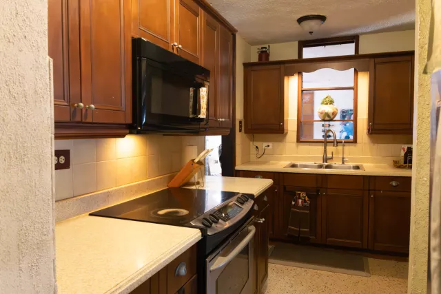 Urb. Bahia Vistamar, Casa en Carolina venta en Carolina, PR