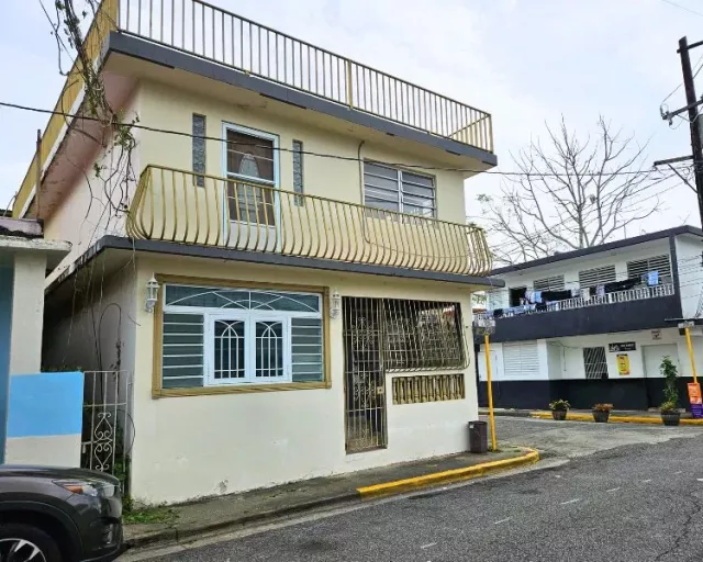 Bo. Paris 115, Casa en Mayagüez venta en Mayagüez, PR