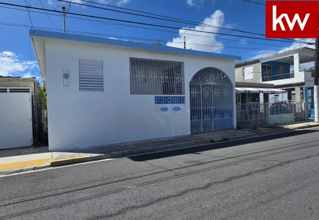 Calle Yaguer, Casa en Guanica venta en Guánica, PR