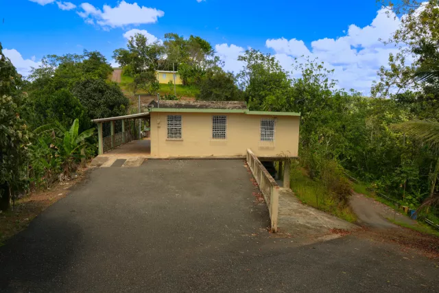 casas en venta o alquiler en Aguadilla